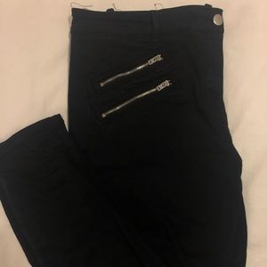 Ankle Skinny Jeans with Zipper Detail